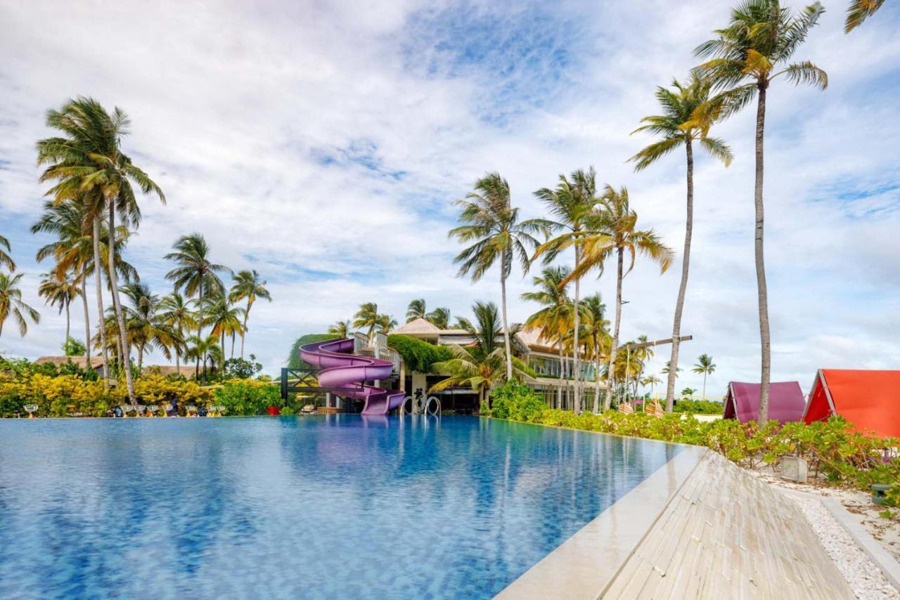 فندق هارد روك مالديفز Emboodhoo Lagoon المظهر الخارجي الصورة The swimming pool at the resort