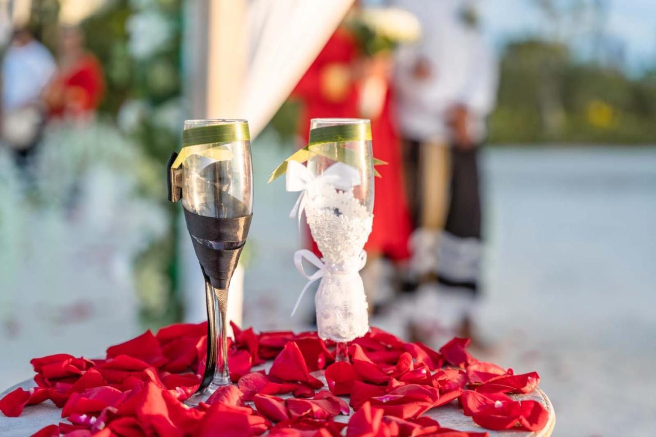 فندق هارد روك مالديفز Emboodhoo Lagoon المظهر الخارجي الصورة A romantic setting